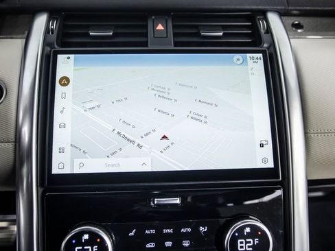 Used 2023 Land Rover Discovery Metropolitan Edition image 34