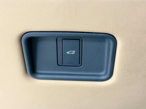 Used 2023 Land Rover Range Rover SE AWD/4WD image 11