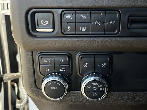 Used 2022 GMC Yukon SLT w/ SLT Premium Package image 25