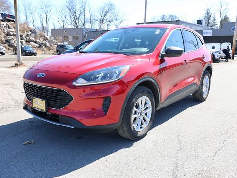 Used 2022 Ford Escape SE w/ Cold Weather Package image 3