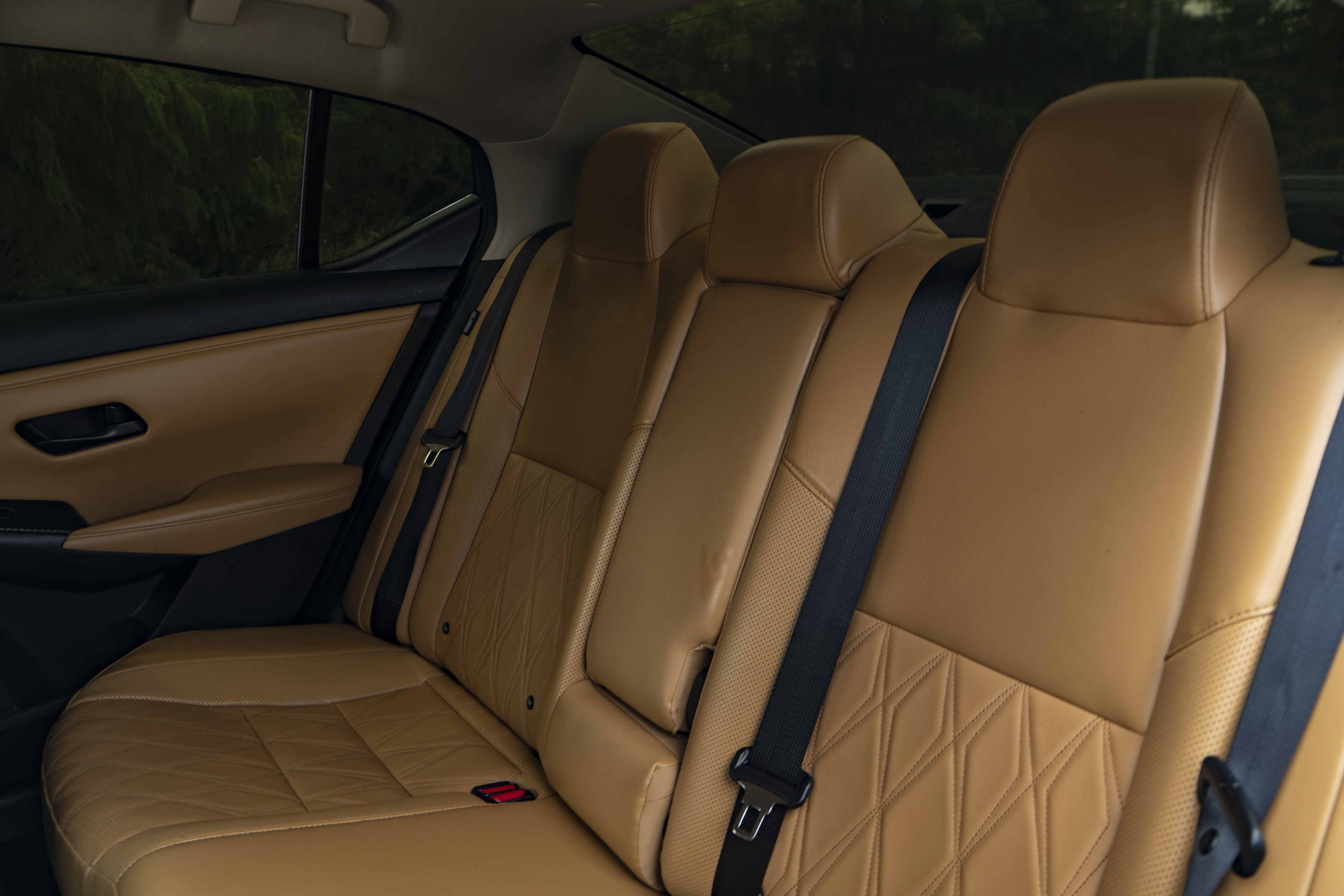 Used 2024 Nissan Sentra SV w/ SV Premium Package FWD image 18