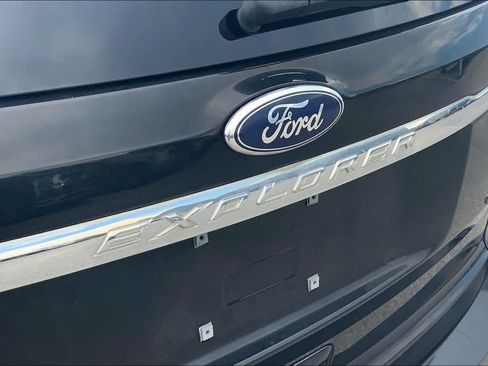Used 2014 Ford Explorer XLT AWD/4WD image 30