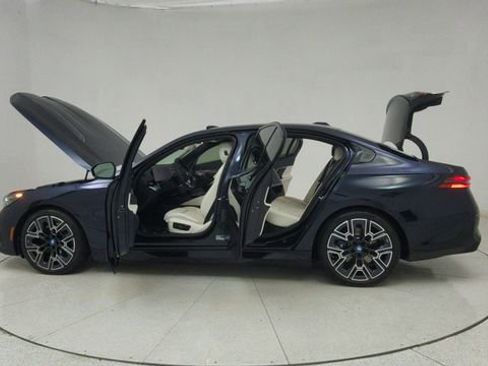 Used 2025 BMW i5 xDrive40 w/ M Sport Package image 77