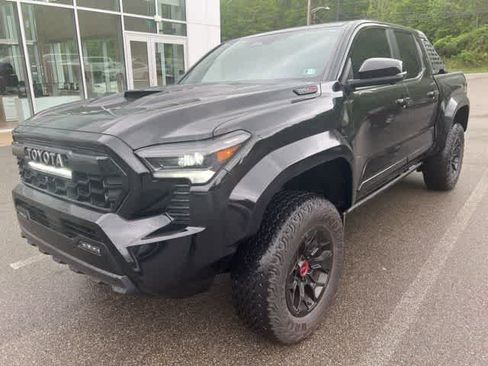 Used 2024 Toyota Tacoma TRD Pro AWD/4WD image 9