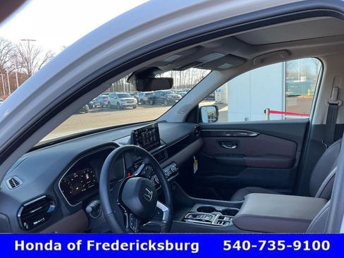 Certified 2025 Honda Pilot Elite image 21