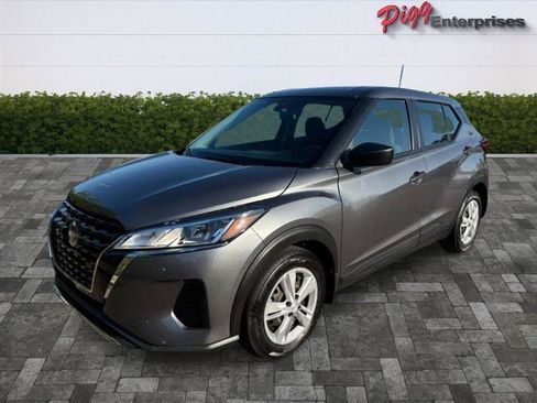 Used 2024 Nissan Kicks S image 3