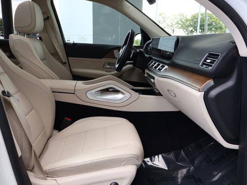 Used 2023 Mercedes-Benz GLS 450 4MATIC image 30