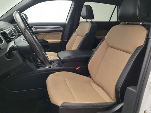 Used 2021 Volkswagen Atlas Cross Sport SE w/ Panoramic Sunroof Package FWD image 17