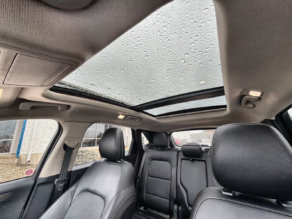 Used 2020 Ford Escape Titanium AWD/4WD image 16