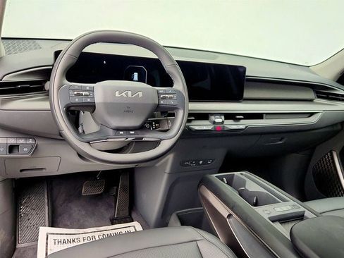 Used 2026 Kia EV9 Wind image 13