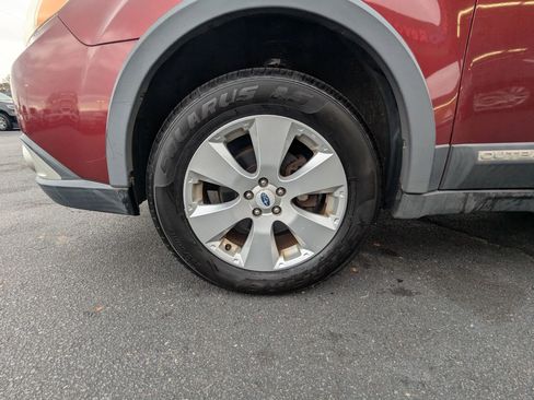 Used 2011 Subaru Outback 2.5i Limited w/ PWR Moonroof Pkg image 22