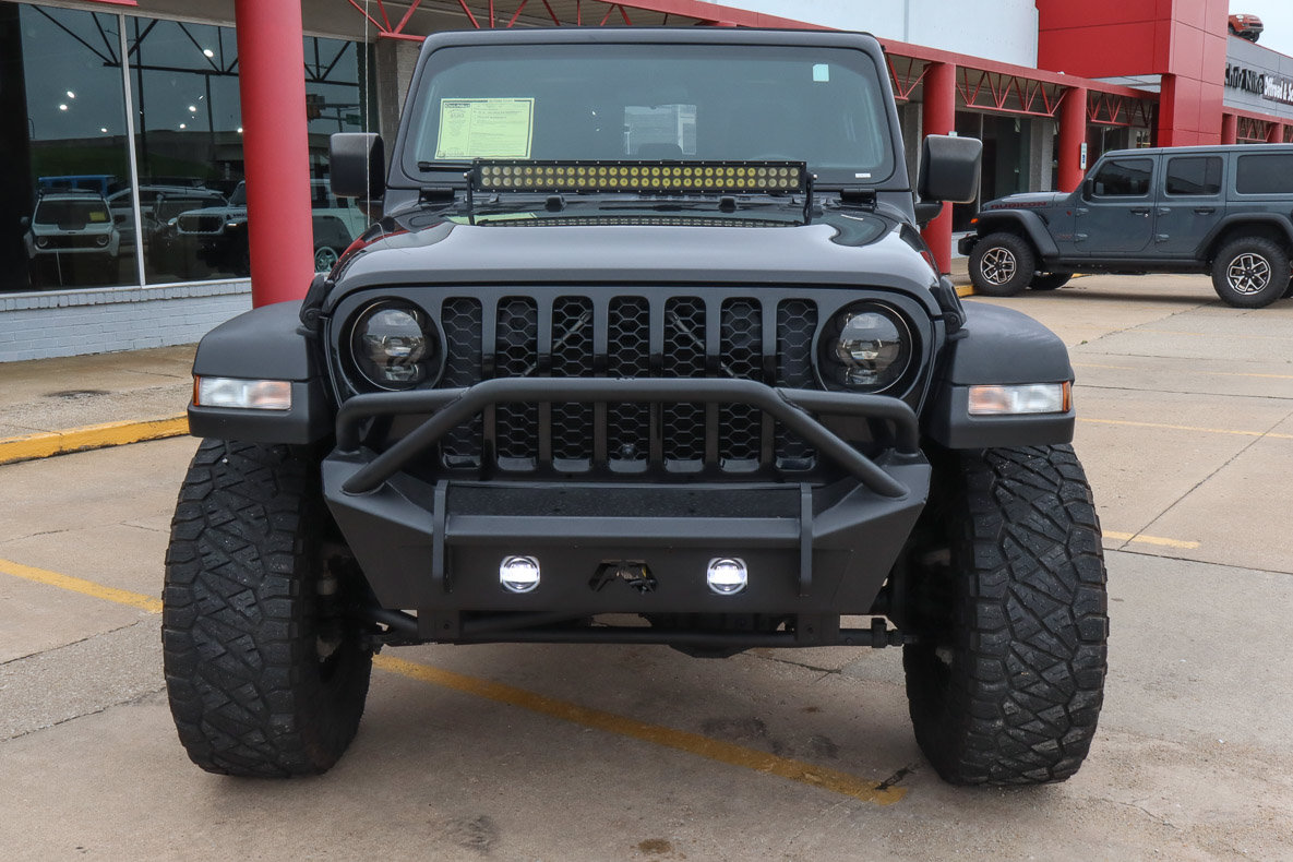 Used 2020 Jeep Gladiator Sport AWD/4WD image 3