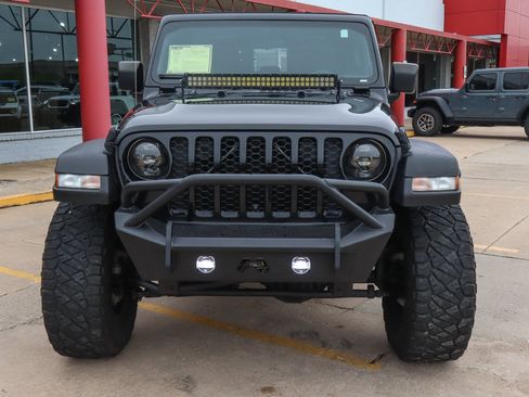 Used 2020 Jeep Gladiator Sport AWD/4WD image 3