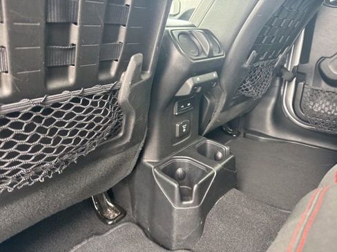 Used 2018 Jeep Wrangler Unlimited Rubicon w/ Steel Bumper Group image 19