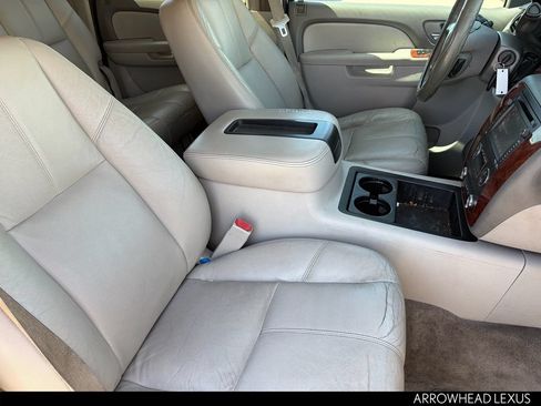 Used 2012 Chevrolet Suburban LT AWD/4WD image 32