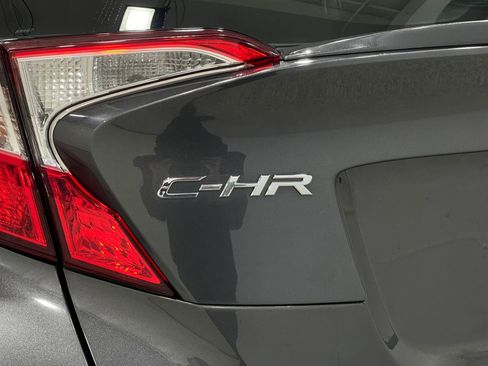 Used 2018 Toyota C-HR XLE image 37