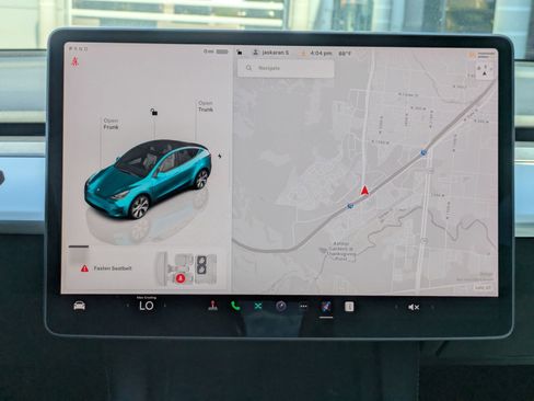 Used 2024 Tesla Model Y Long Range AWD/4WD image 13