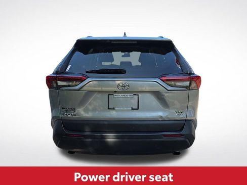 Used 2021 Toyota RAV4 XLE AWD/4WD image 8