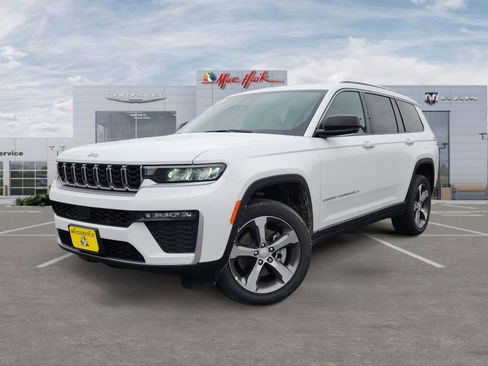 New 2026 Jeep Grand Cherokee L Limited AWD/4WD image 1