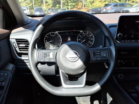 Used 2023 Nissan Rogue S image 25