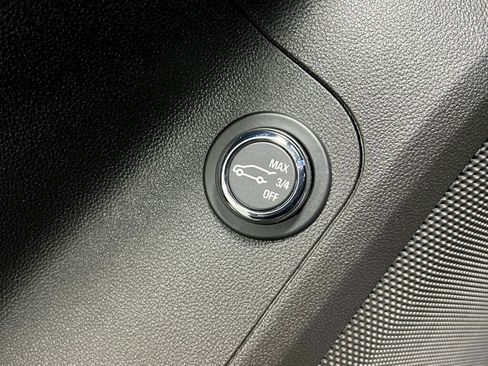 Used 2018 GMC Acadia SLT image 18