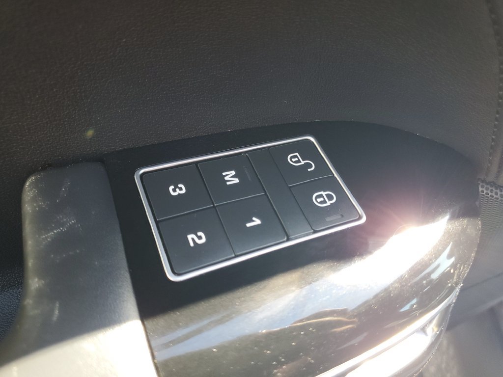 Used 2017 Land Rover Range Rover HSE AWD/4WD image 26