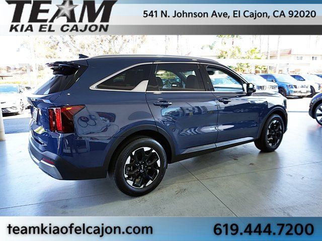 Certified 2025 Kia Sorento S FWD image 9