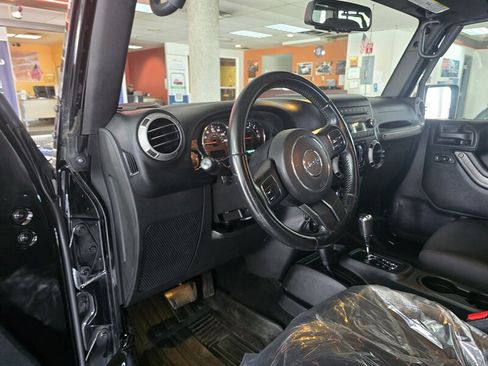 Used 2015 Jeep Wrangler Unlimited Sport w/ Power Convenience Group AWD/4WD image 9