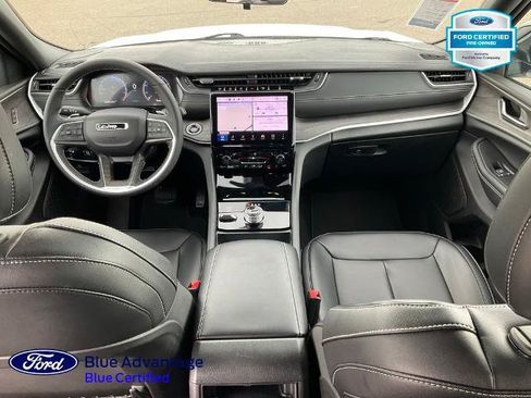 Used 2025 Jeep Grand Cherokee Limited AWD/4WD image 6