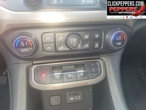 Used 2023 GMC Acadia Denali w/ Denali Technology Package image 27