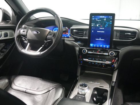 Certified 2022 Ford Explorer ST w/ Equipment Group 401A image 19