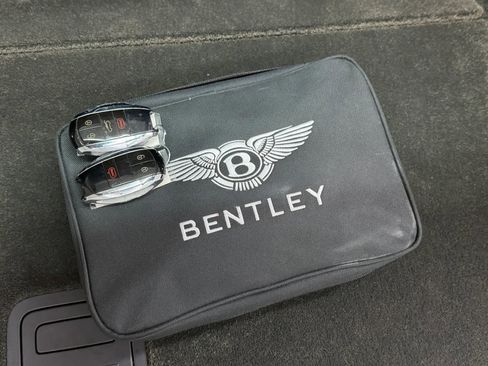 Used 2019 Bentley Bentayga AWD/4WD image 25