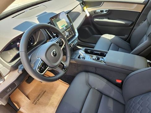 New 2025 Volvo XC90 B5 Core w/ Climate Package image 8