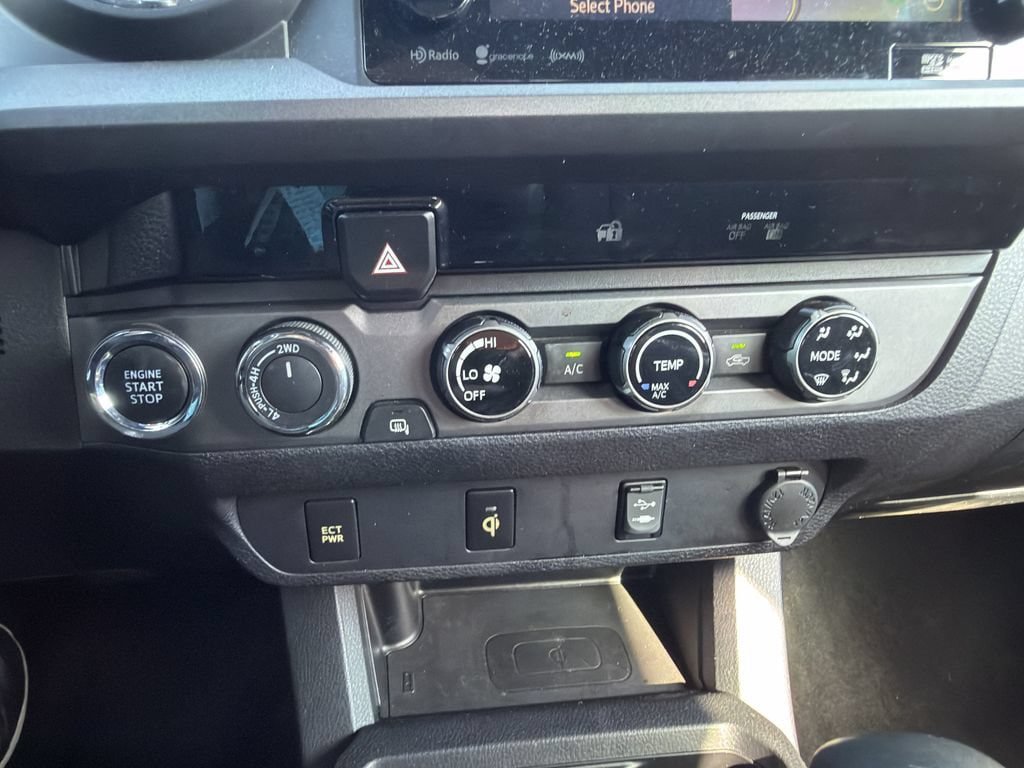 Used 2017 Toyota Tacoma TRD Sport w/ Tow Package (A/T) AWD/4WD image 26