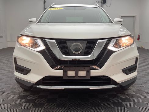 Used 2017 Nissan Rogue SV AWD/4WD image 12