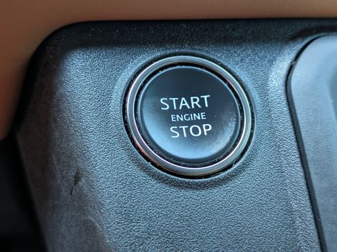 Used 2023 Land Rover Defender 110 X-Dynamic SE AWD/4WD image 26