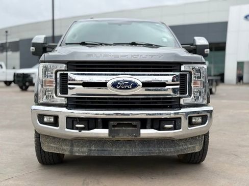Used 2017 Ford F250 XLT w/ XLT Premium Package image 3