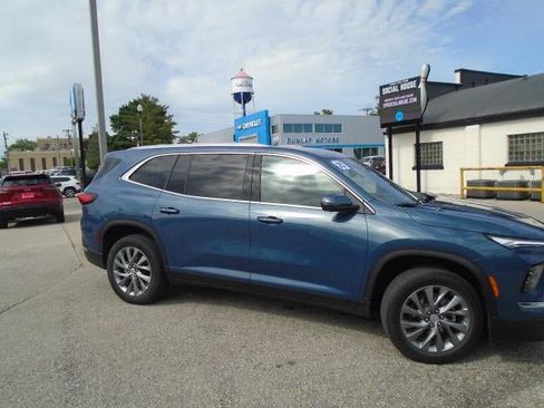 Certified 2025 Buick Enclave Preferred AWD/4WD image 5