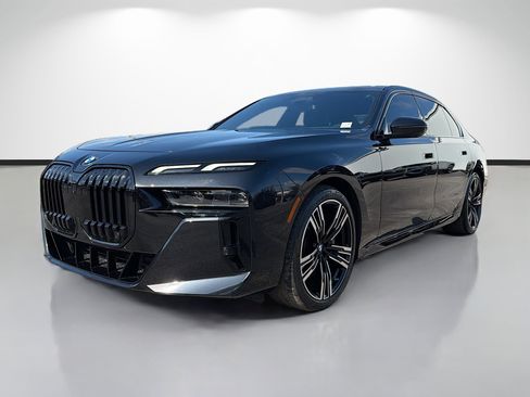 Used 2023 BMW 760i xDrive AWD/4WD image 6