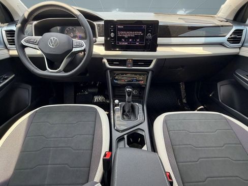 New 2026 Volkswagen Taos SE FWD image 13