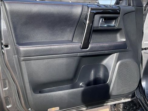 Used 2019 Toyota 4Runner TRD Off-Road Premium image 21