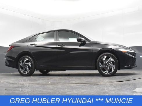 Used 2025 Hyundai Elantra SEL FWD image 38