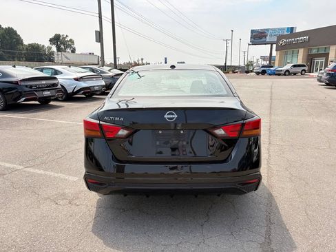 Used 2025 Nissan Altima 2.5 SV FWD image 6