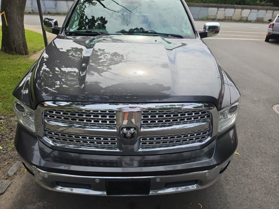Used 2017 RAM 1500 Laramie w/ Convenience Group AWD/4WD image 4