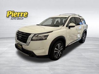 Used 2023 Nissan Pathfinder Platinum