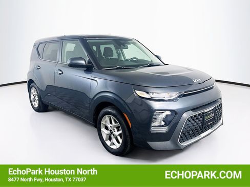 Used 2022 Kia Soul LX w/ Technology Package FWD image 1