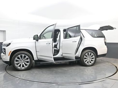 Used 2025 Chevrolet Tahoe Premier w/ Sun And Tow Package AWD/4WD image 57