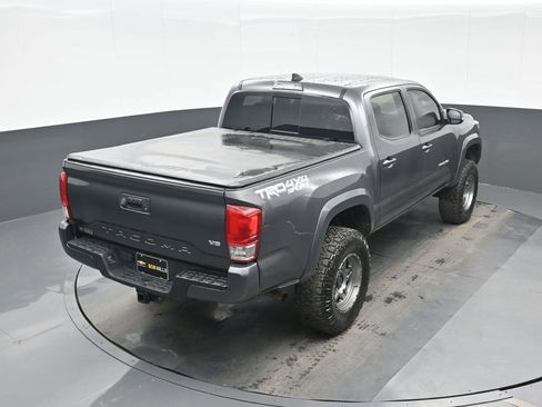 Used 2017 Toyota Tacoma TRD Sport w/ Tow Package (A/T) AWD/4WD image 21
