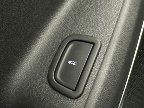 Used 2024 Chevrolet Traverse RS AWD/4WD image 28