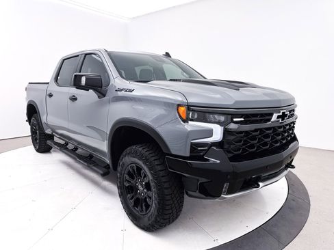Used 2025 Chevrolet Silverado 1500 ZR2 w/ Technology Package image 25